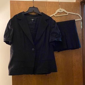 Summer skirt suit. Flair at bottom of skirt. AGB size 16. Black